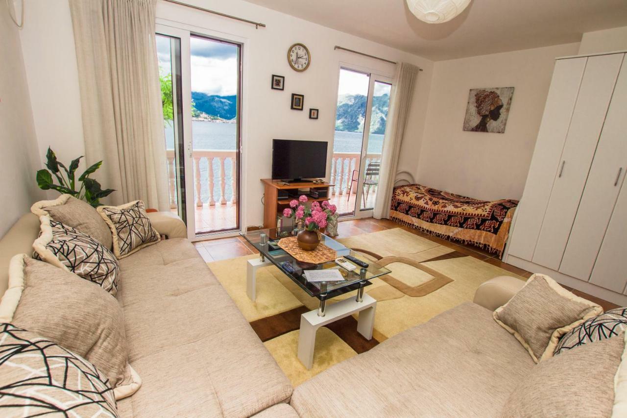 Apartments Beachfront 科托尔 外观 照片